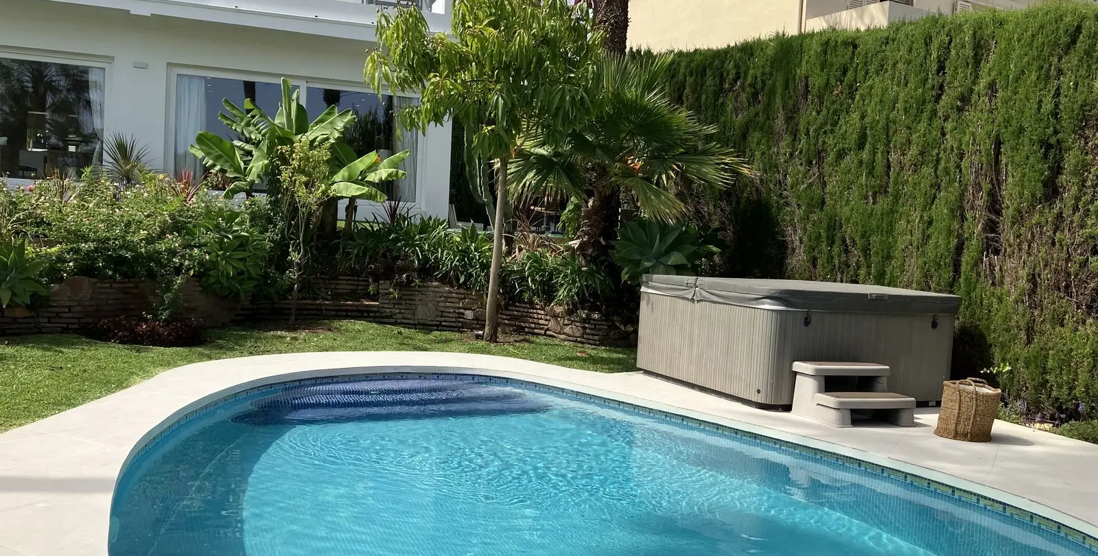 Venta de villa independiente en Puerto Banús 18