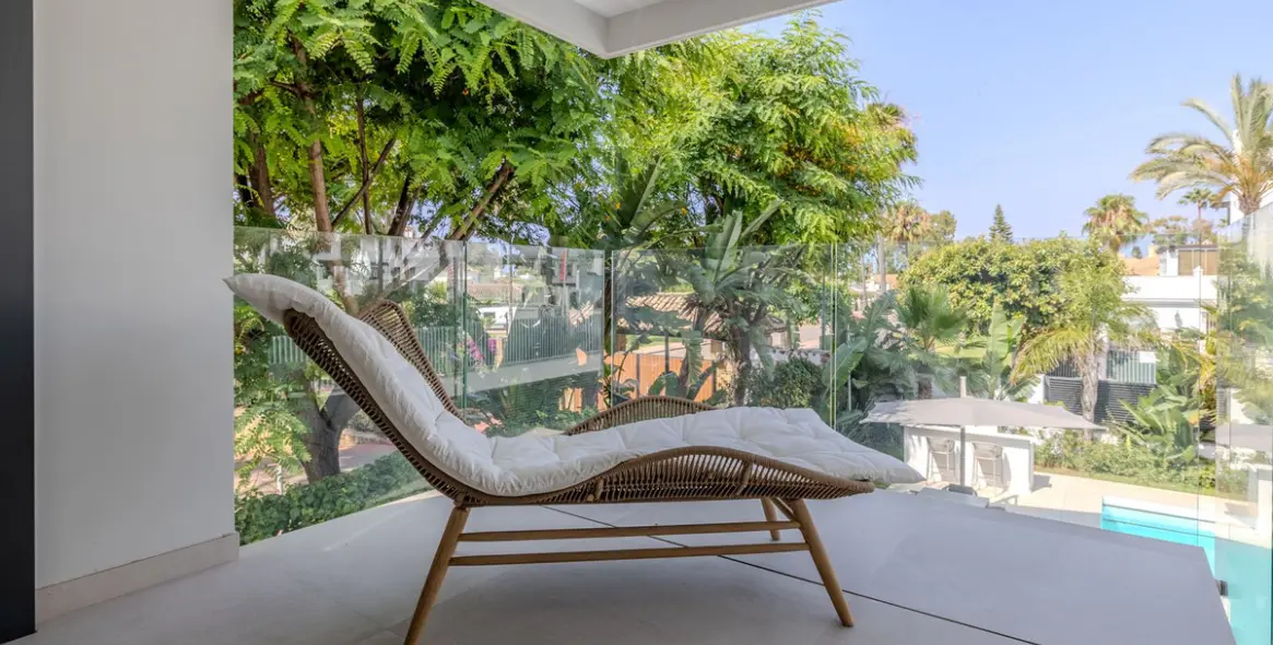 Продажа  отдельно стоящей виллы в Puerto Banús 34