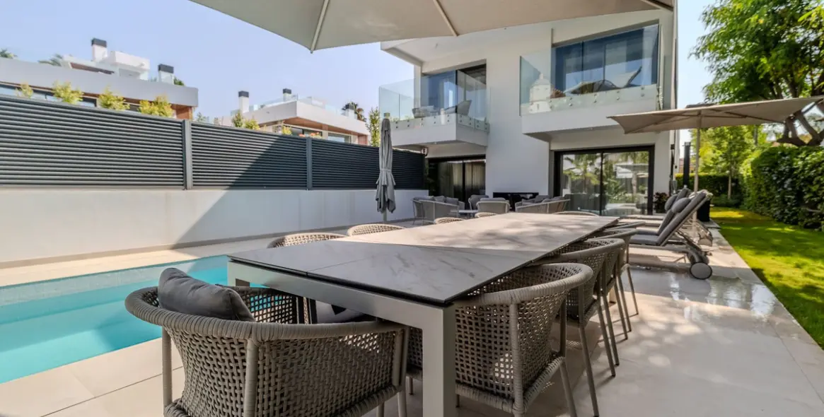 Продажа  отдельно стоящей виллы в Puerto Banús 37