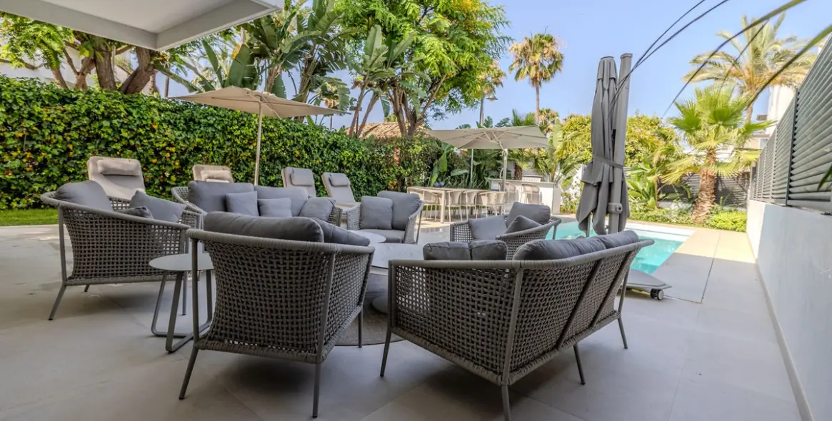 Продажа  отдельно стоящей виллы в Puerto Banús 39