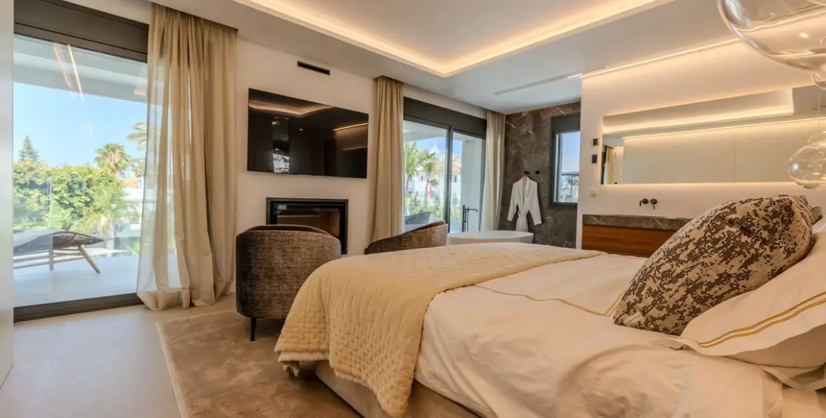 Venta de villa independiente en Puerto Banús 28
