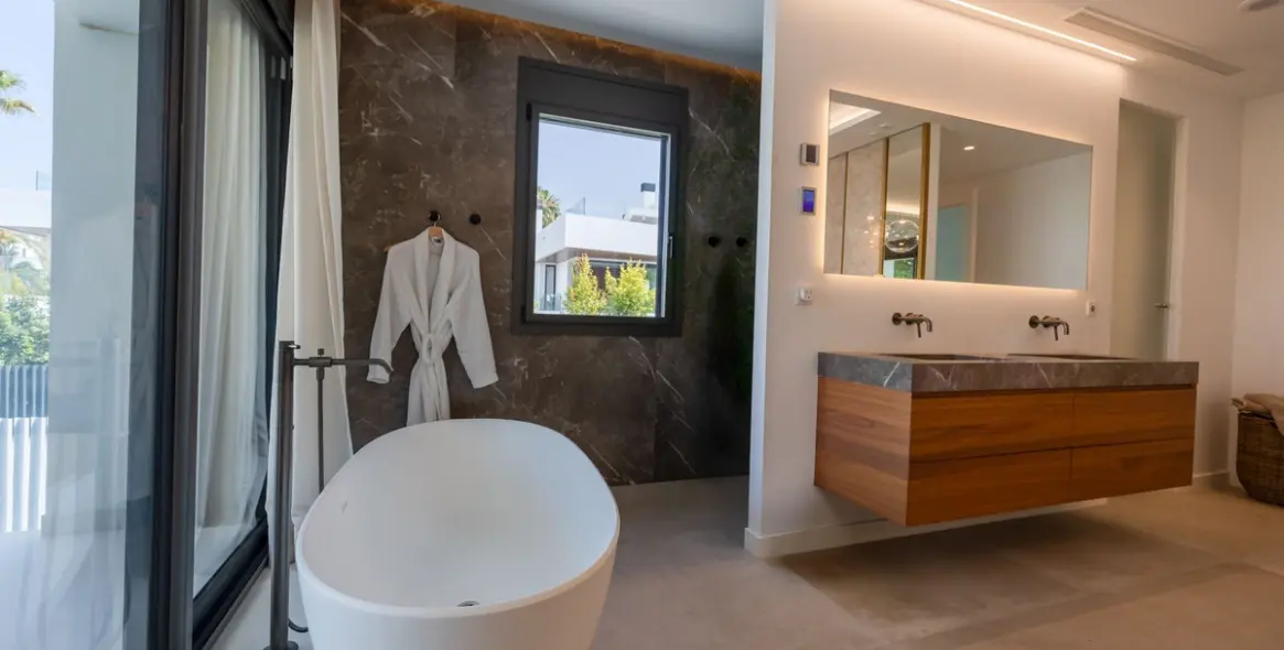 Venta de villa independiente en Puerto Banús 31