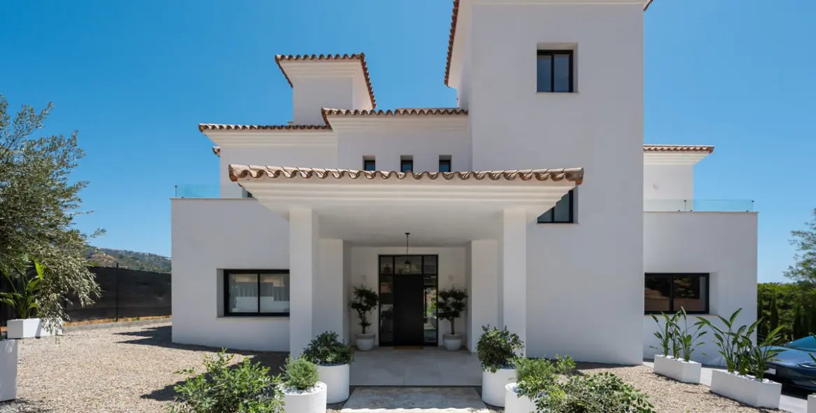 Venta de villa independiente en Elviria 1