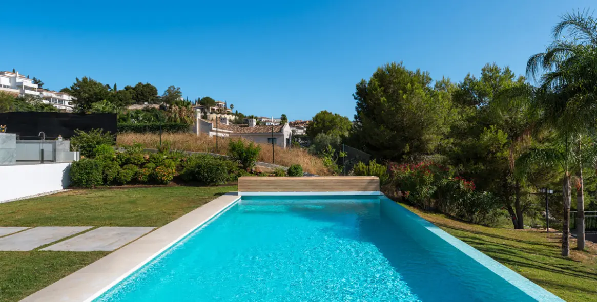 Venta de villa independiente en Elviria 15