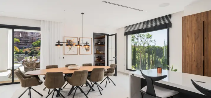 Продажа  отдельно стоящей виллы в Elviria 4