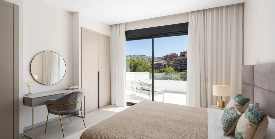 Sale of detached villa in Elviria 22