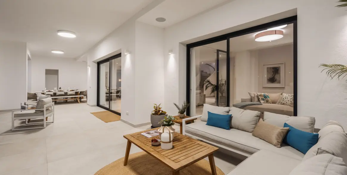 Sale of detached villa in Elviria 24