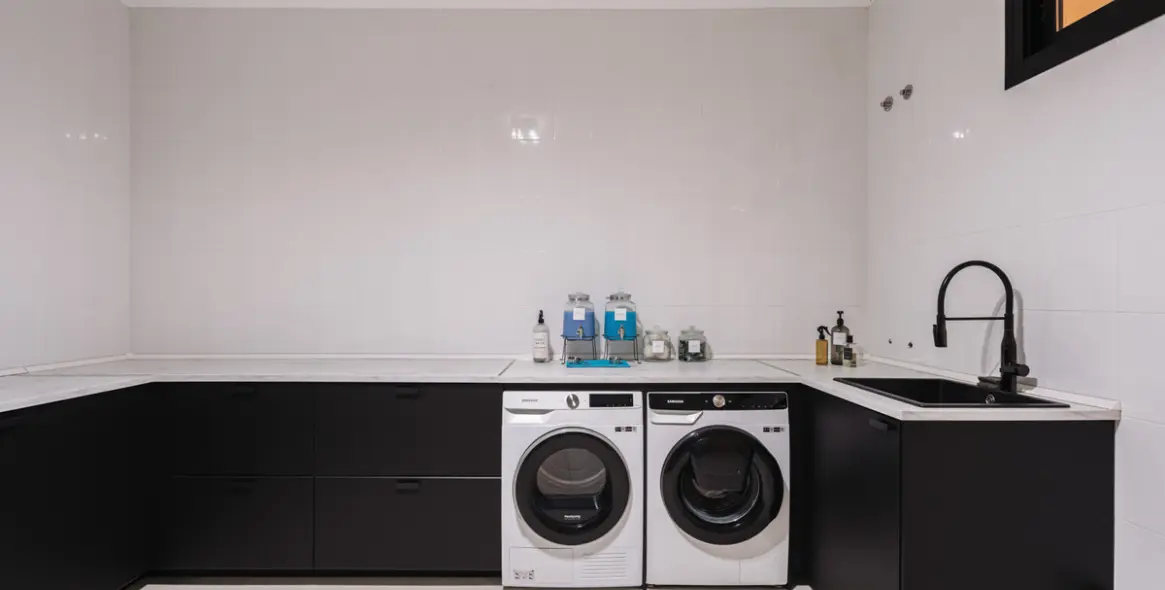 Sale of detached villa in Elviria 27