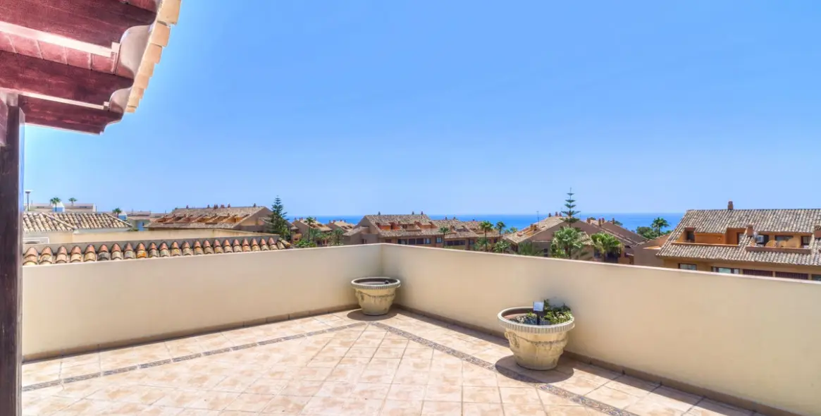Продажа двухуровневого пентхауса в Bahía de Marbella 35
