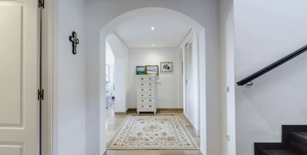 Продажа двухуровневого пентхауса в Bahía de Marbella 39