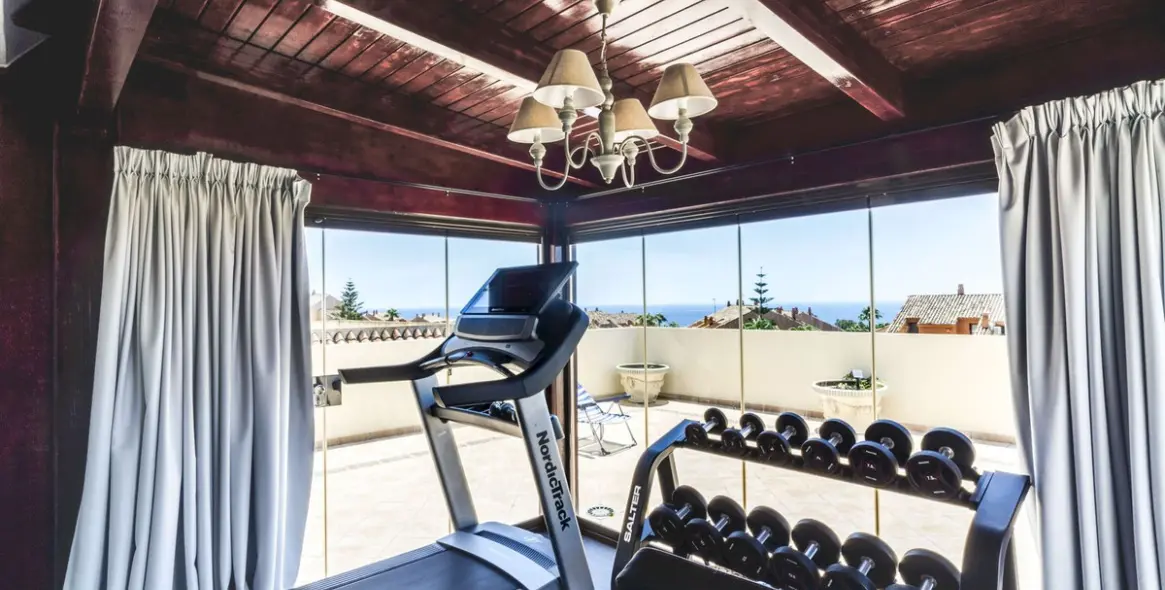 Продажа двухуровневого пентхауса в Bahía de Marbella 46