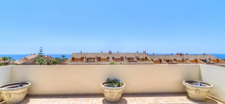 Venta de ático dúplex en Bahía de Marbella 3