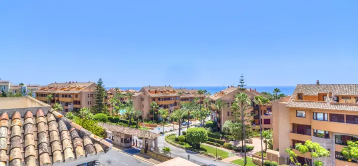 Venta de ático dúplex en Bahía de Marbella 4