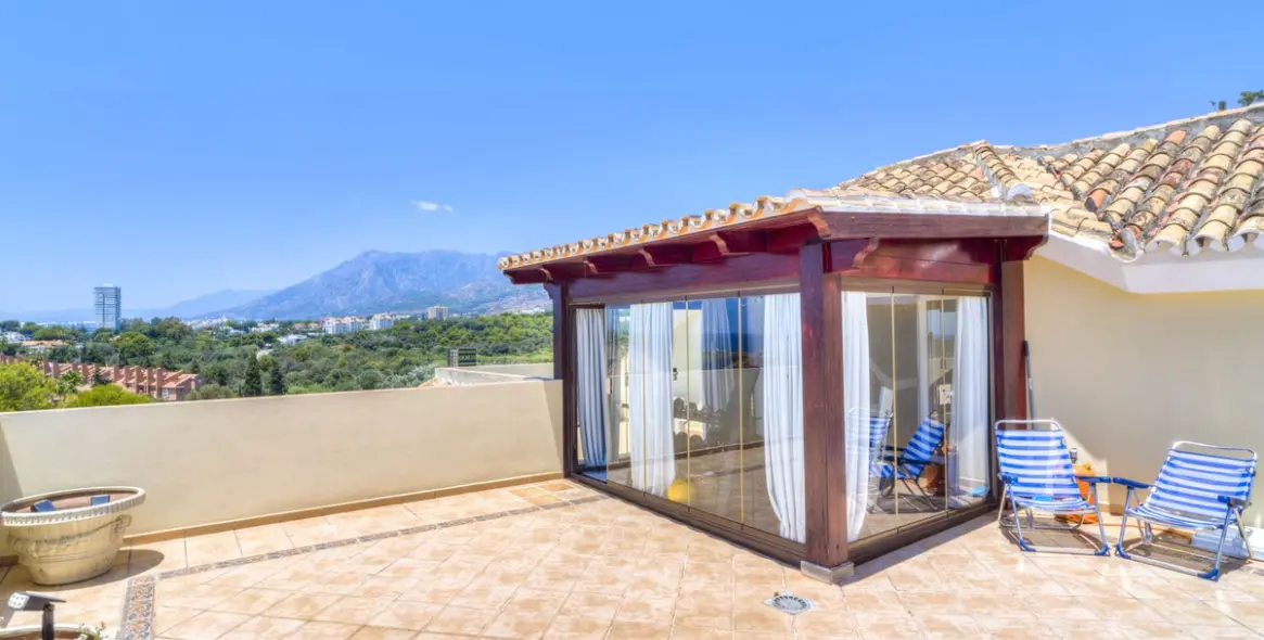 Продажа двухуровневого пентхауса в Bahía de Marbella 6