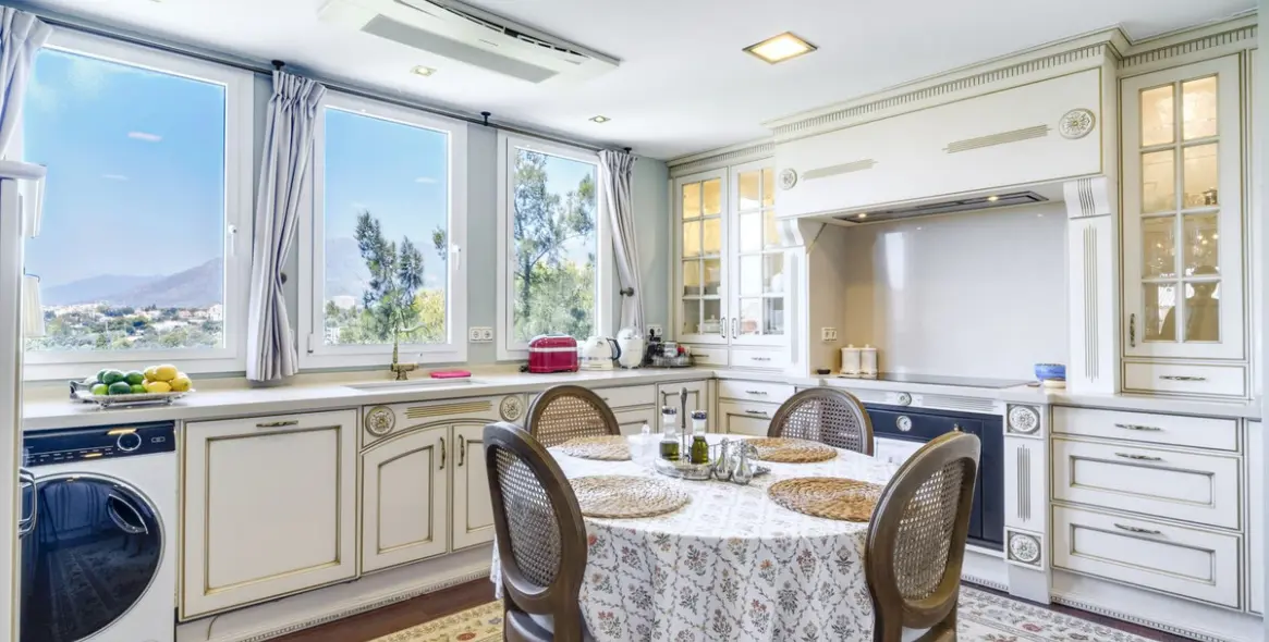 Продажа двухуровневого пентхауса в Bahía de Marbella 20