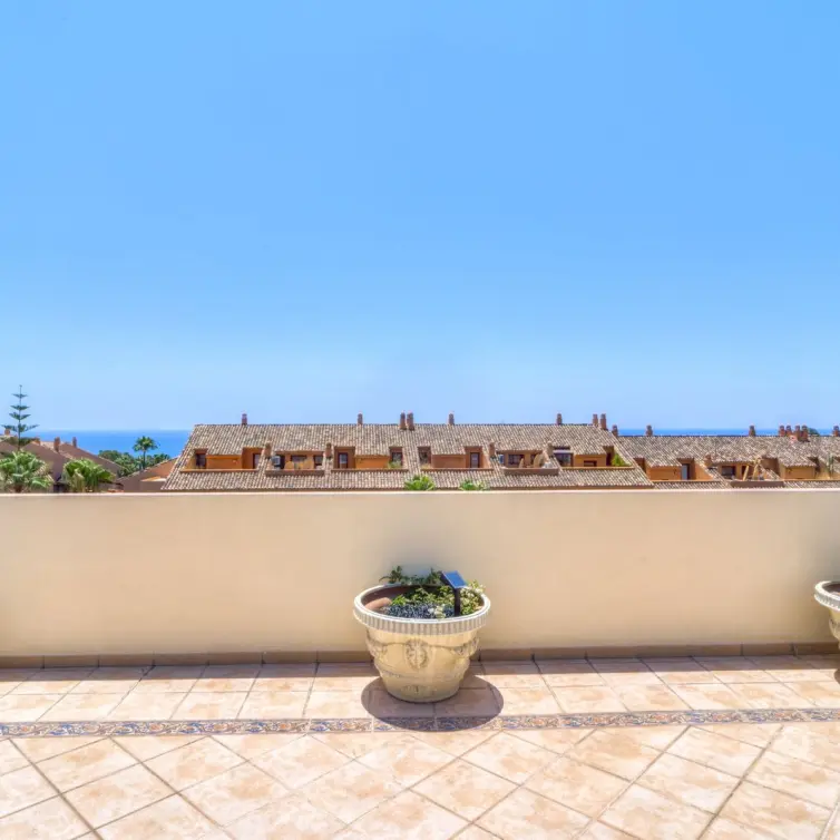 Продажа двухуровневого пентхауса в Bahía de Marbella