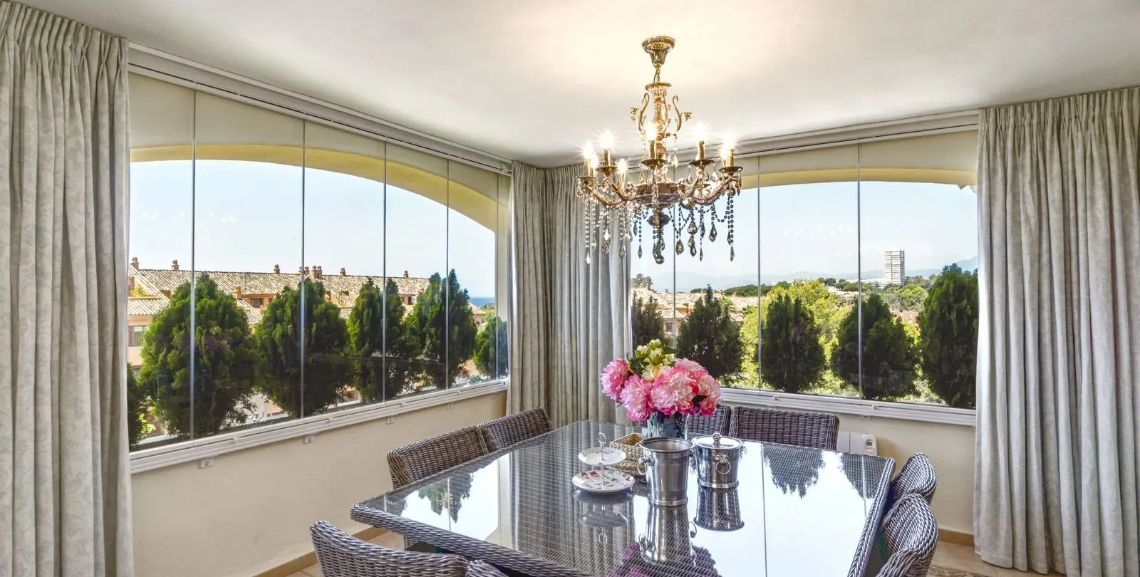 Продажа двухуровневого пентхауса в Bahía de Marbella 9