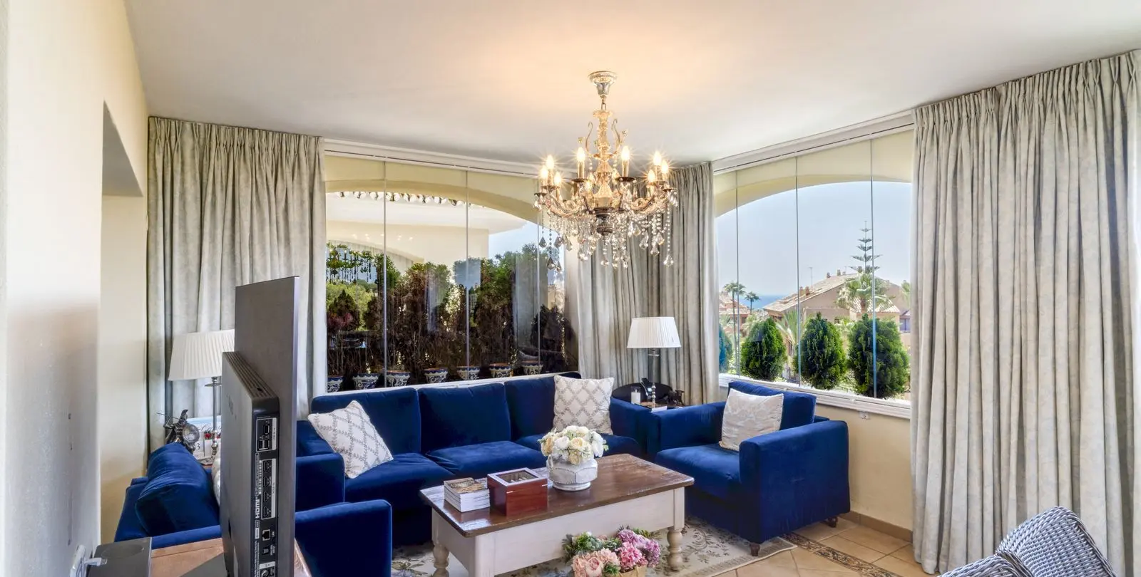 Продажа двухуровневого пентхауса в Bahía de Marbella 10