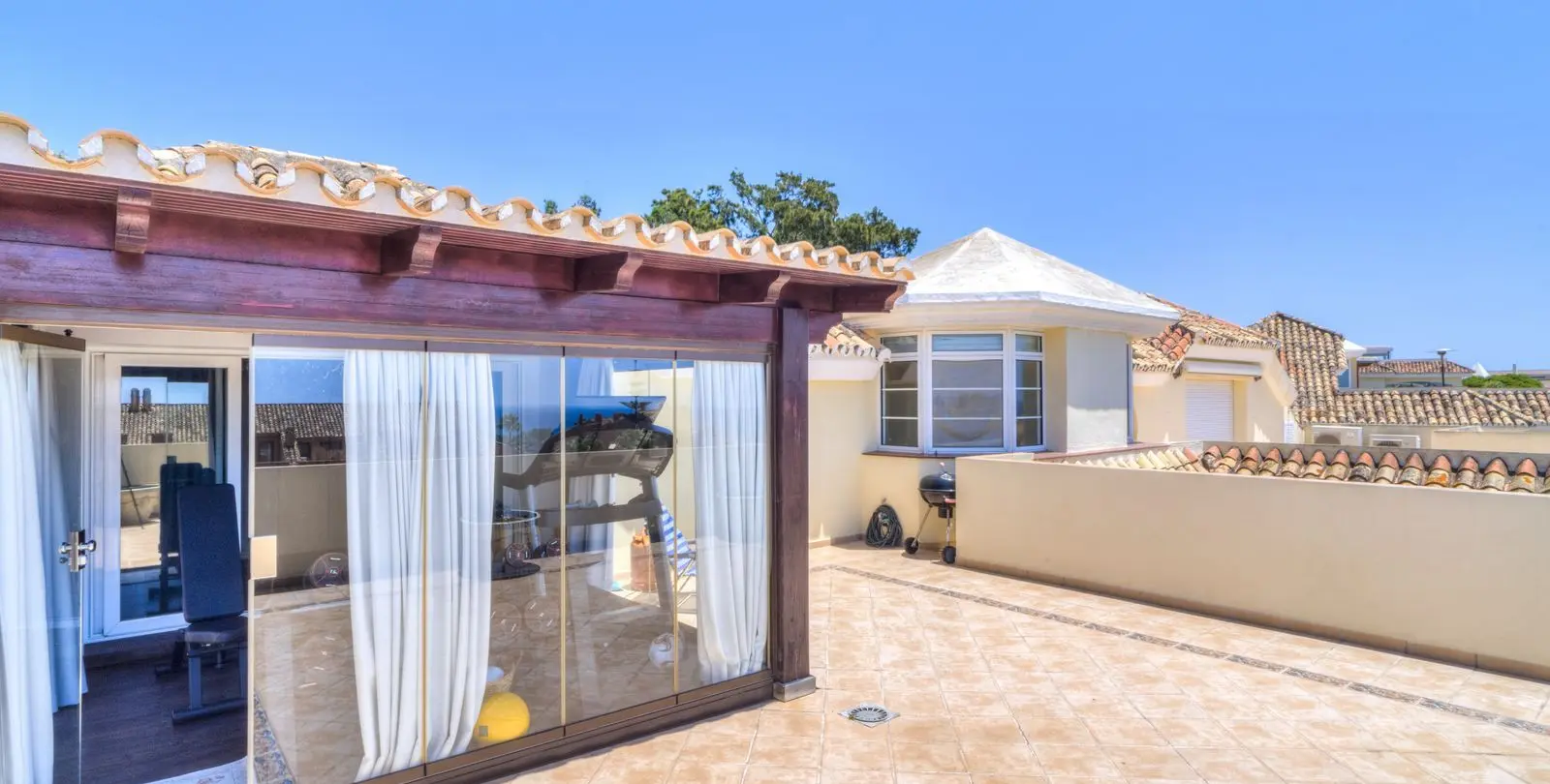Продажа двухуровневого пентхауса в Bahía de Marbella 49