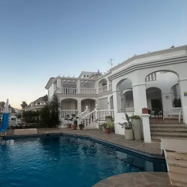 Sale of detached villa in Torrequebrada