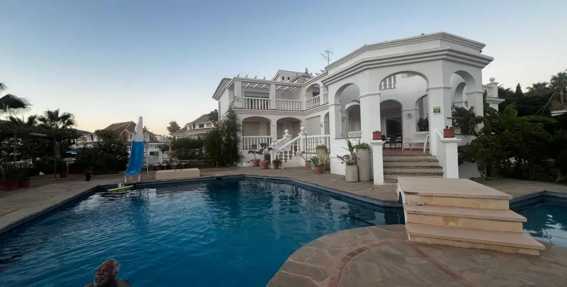 Sale of detached villa in Torrequebrada 5
