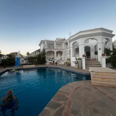 Sale of detached villa in Torrequebrada