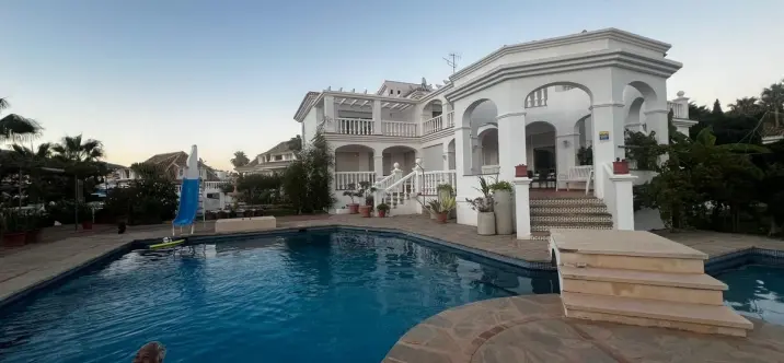 Sale of detached villa in Torrequebrada 4