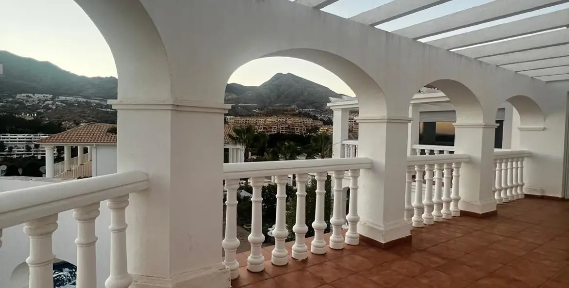 Sale of detached villa in Torrequebrada 6