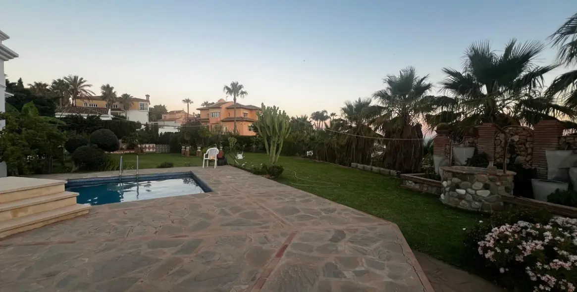 Sale of detached villa in Torrequebrada 7