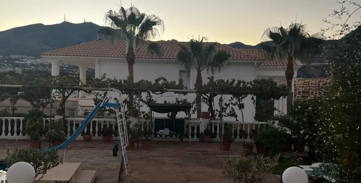 Sale of detached villa in Torrequebrada 15
