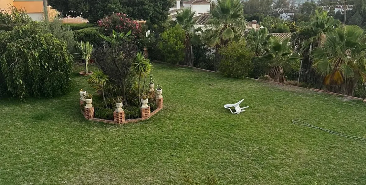 Sale of detached villa in Torrequebrada 17
