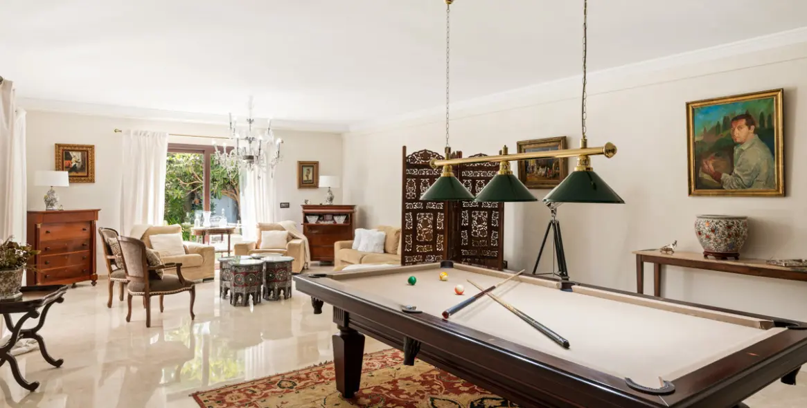 Sale of detached villa in Atalaya 9