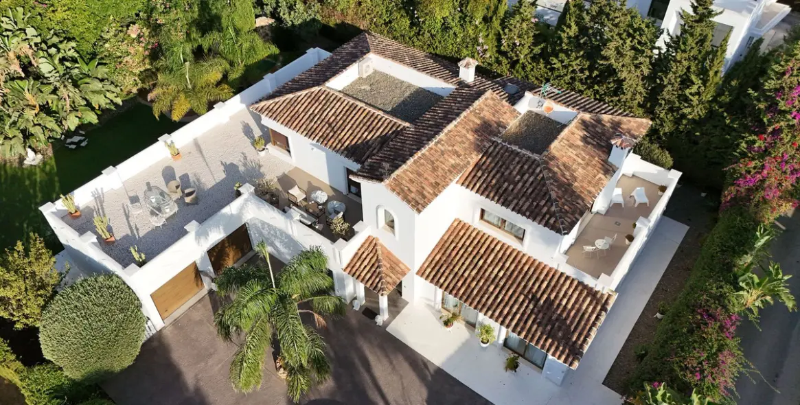 Sale of detached villa in Atalaya 21