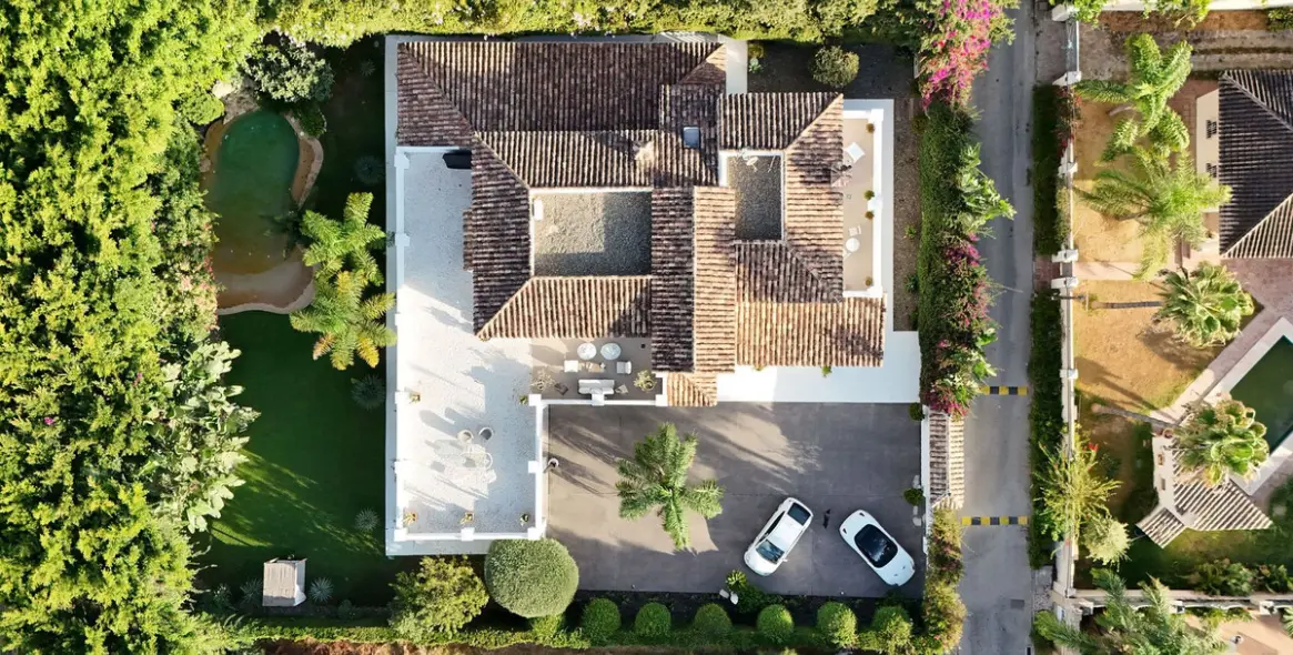 Sale of detached villa in Atalaya 22