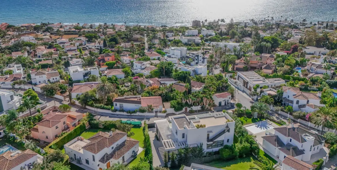 Sale of detached villa in Marbella East (district Marbesa) 1