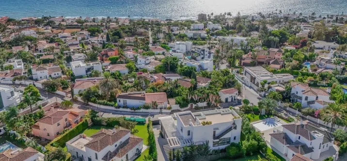 Detached villa R3667556 0