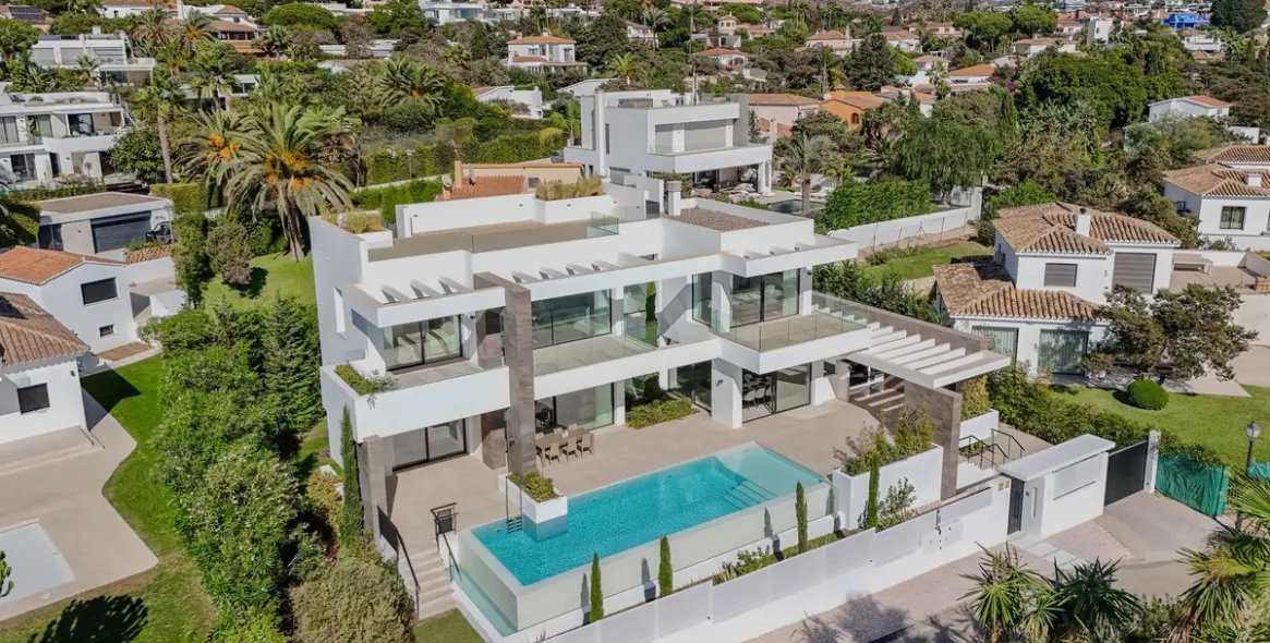 Sale of detached villa in Marbella East (district Marbesa) 3