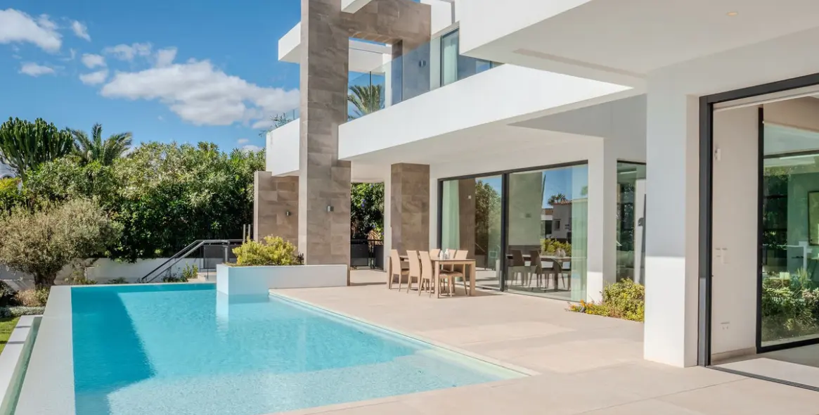 Sale of detached villa in Marbella East (district Marbesa) 6