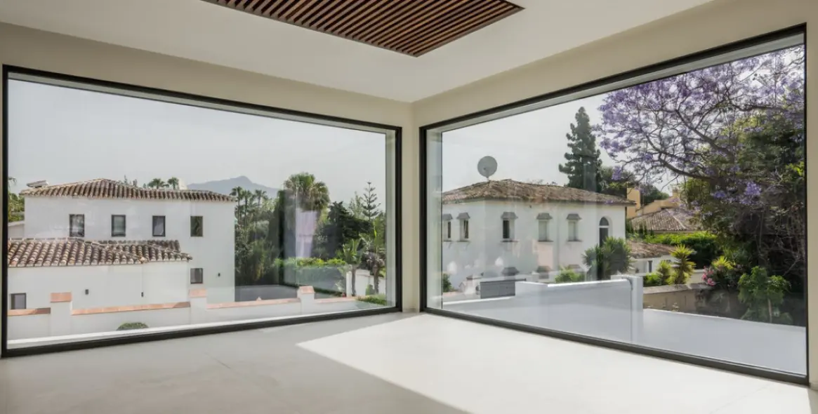 Sale of detached villa in Guadalmina Alta 16