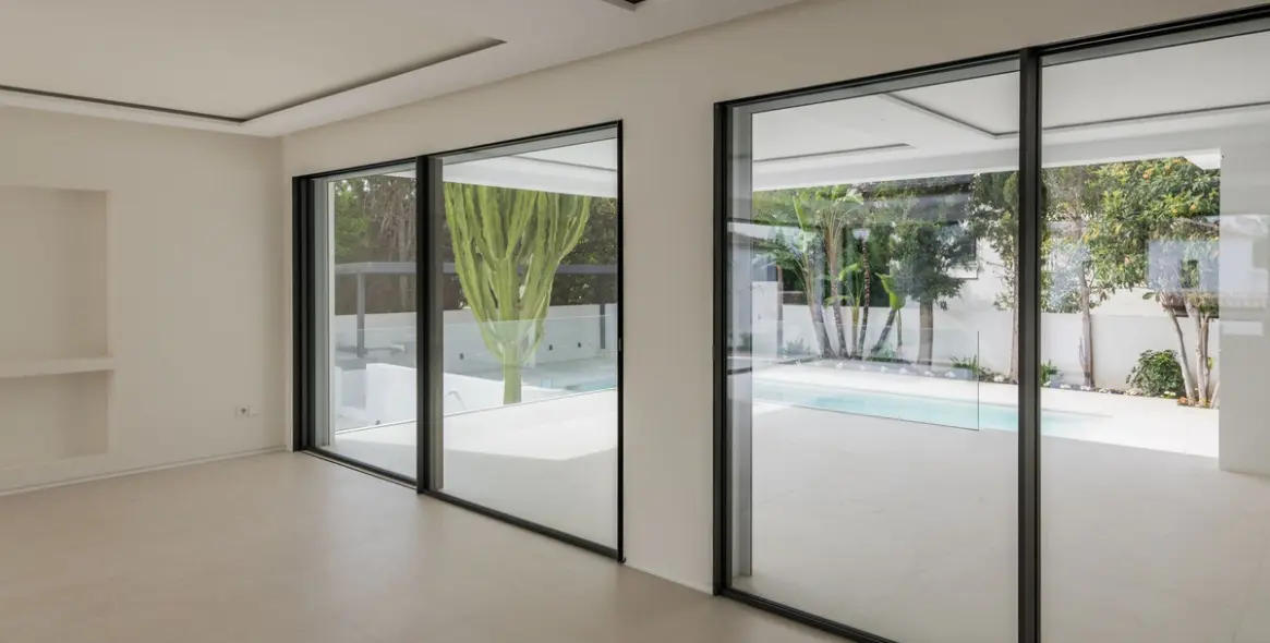 Sale of detached villa in Guadalmina Alta 19