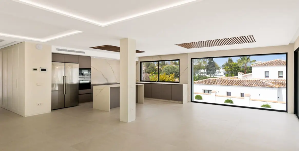 Продажа  отдельно стоящей виллы в Guadalmina Alta 41