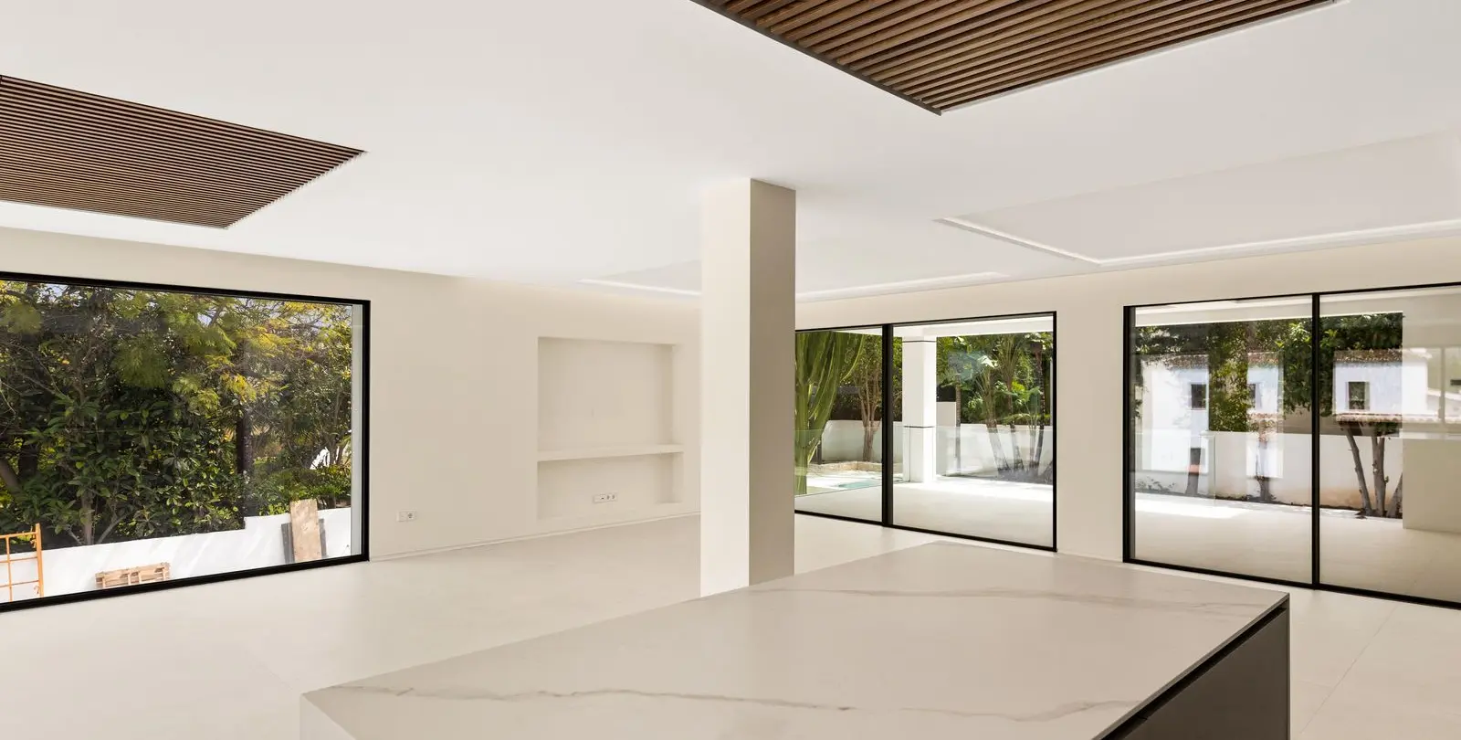 Sale of detached villa in Guadalmina Alta 43