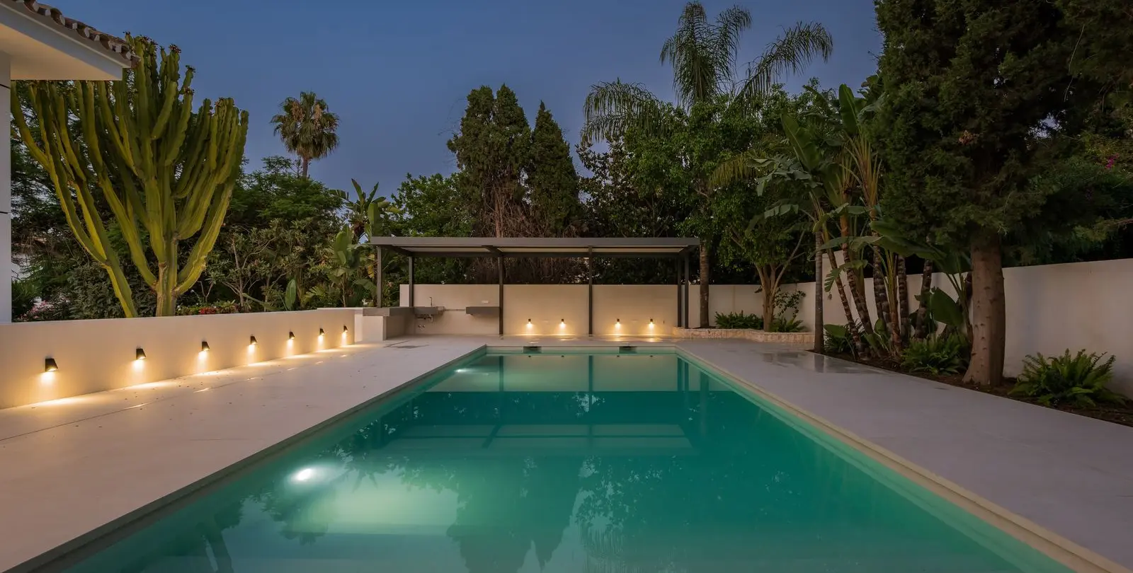 Sale of detached villa in Guadalmina Alta 52