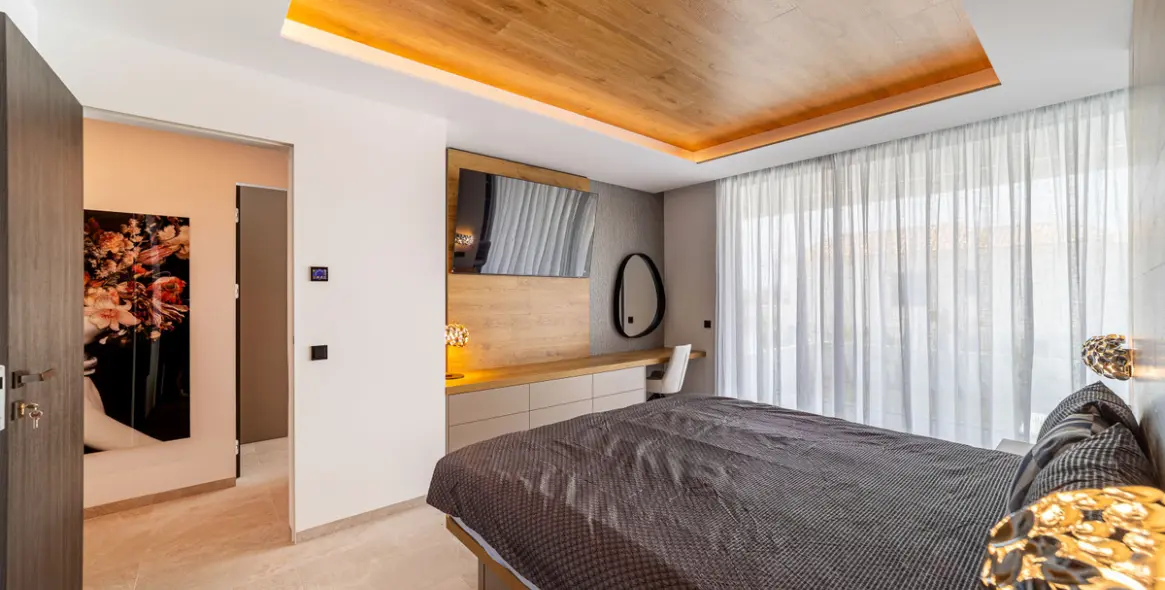 Sale of detached villa in San Pedro de Alcántara 10