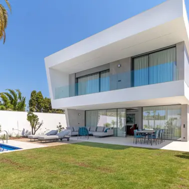 Продажа  отдельно стоящей виллы в San Pedro de Alcántara