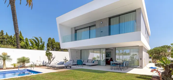Продажа  отдельно стоящей виллы в San Pedro de Alcántara 1