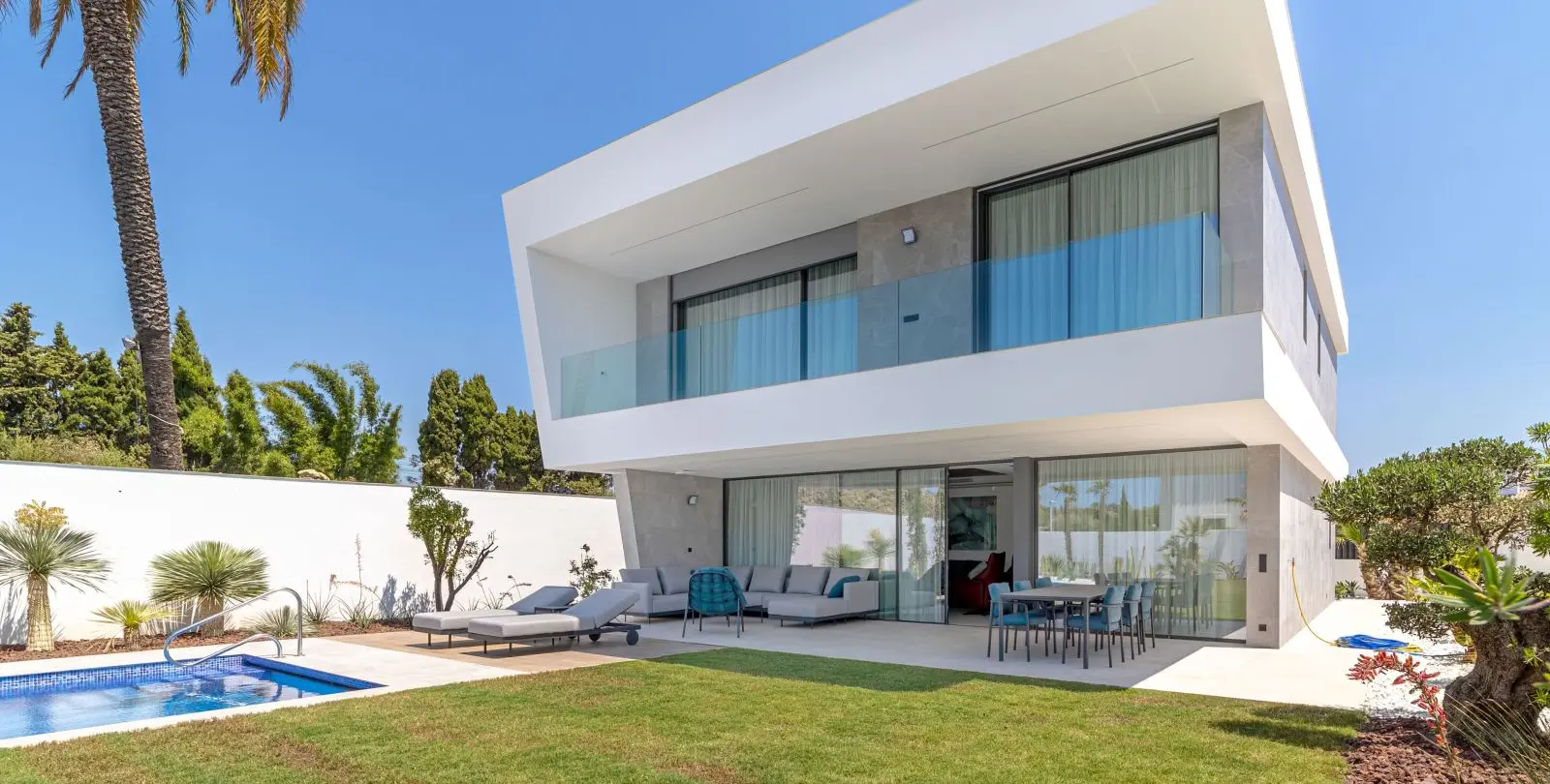 Продажа  отдельно стоящей виллы в San Pedro de Alcántara 2