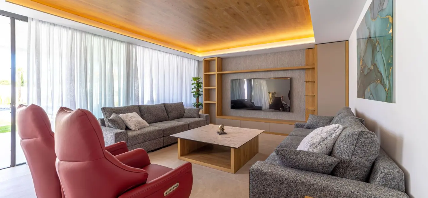 Sale of detached villa in San Pedro de Alcántara 3