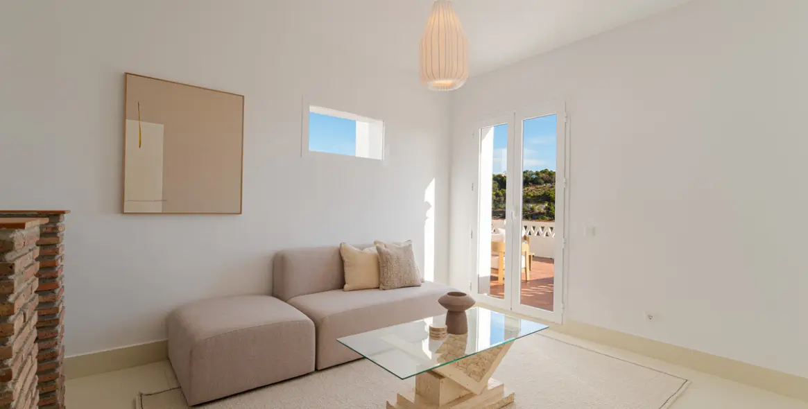 Продажа  отдельно стоящей виллы в El Madroñal 14