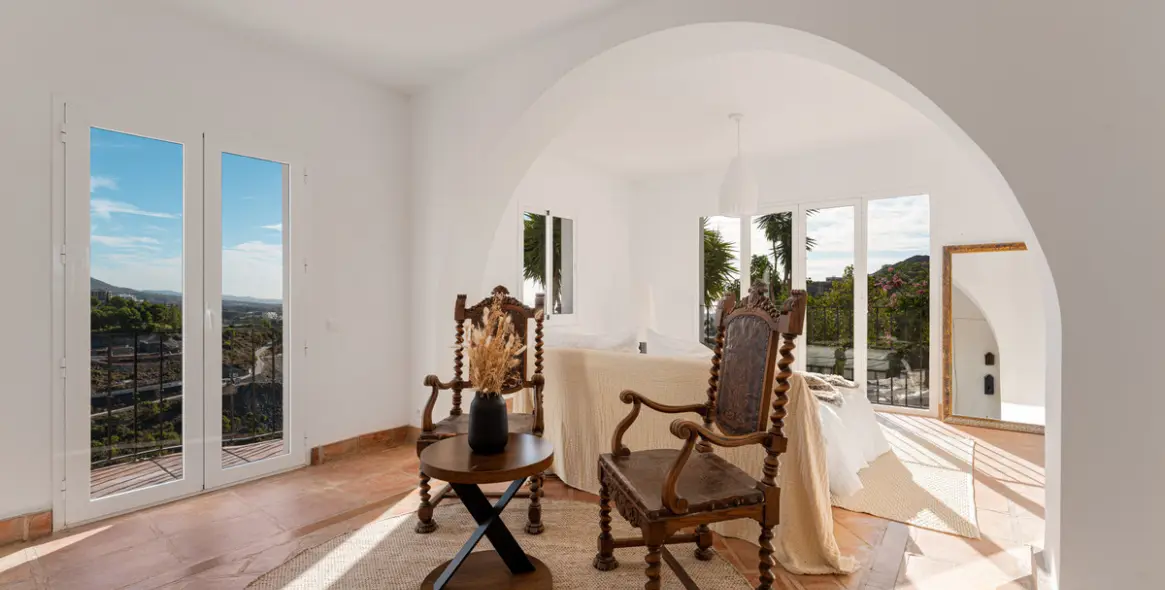 Продажа  отдельно стоящей виллы в El Madroñal 22